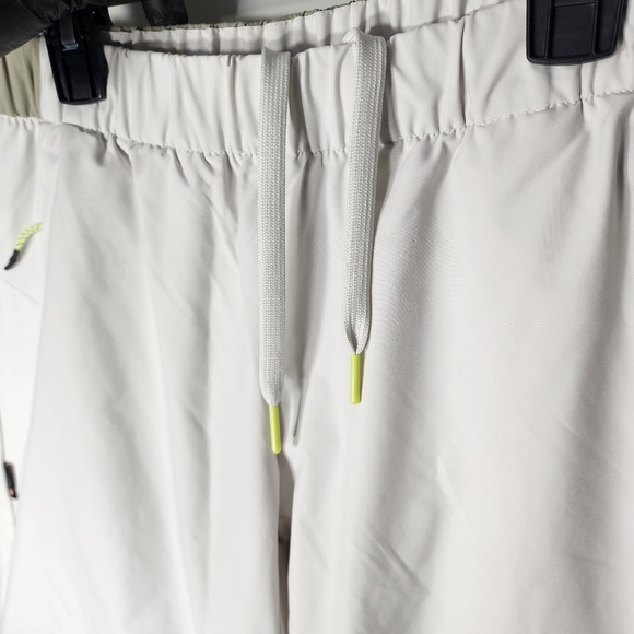 New! Adidas Voyage Active Outdoor Zip Off Trousers Pants | Men's Size Med HE5255 - Picture 8 of 10